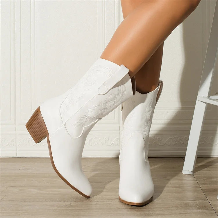 Classic Durable Round Toe Pull on Embroidered  Women's Embroidered Modern Western Rodeo Cowboy Boot